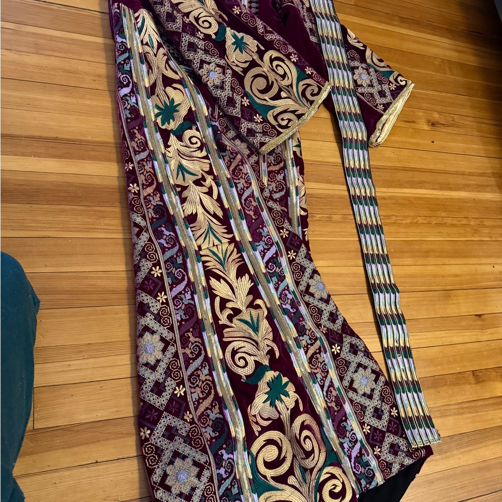 Thobe - Picture 5 of 6